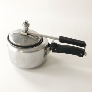 USHA SHRIRAM Induction Energy Saver Base Aluminum Pressure Cooker 2 Liters